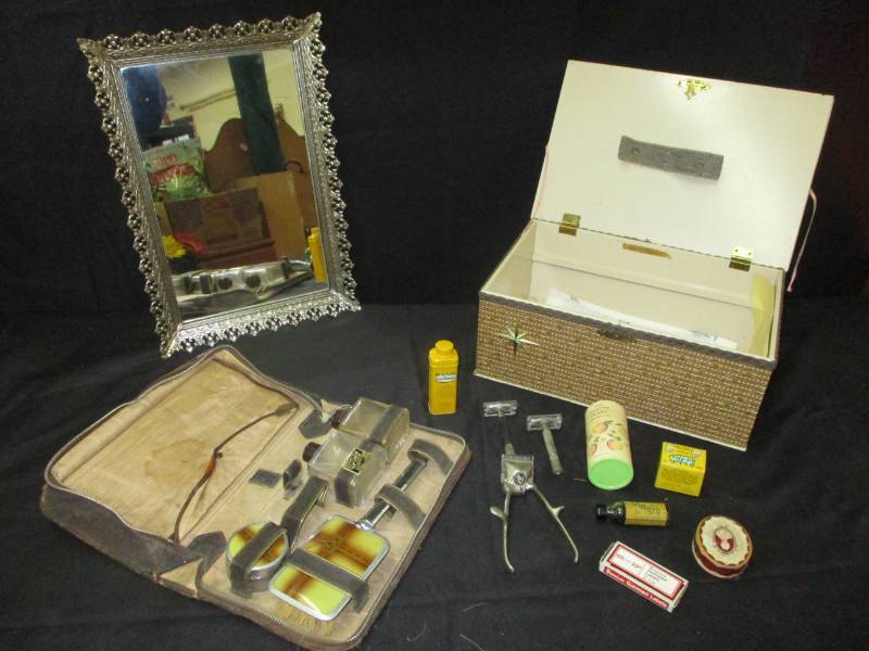 lot 55 image: Vintage personal hygiene items.  Old shavers. Leather case