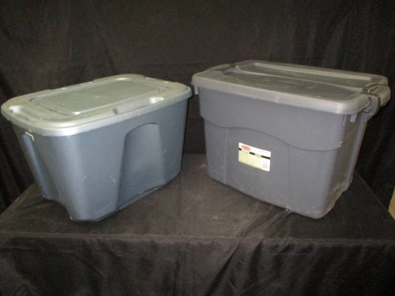 lot 73 image: 2 large Tubs