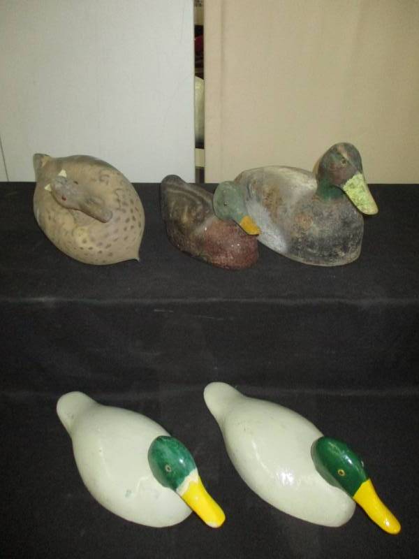 lot 81 image: Duck Decoys Old