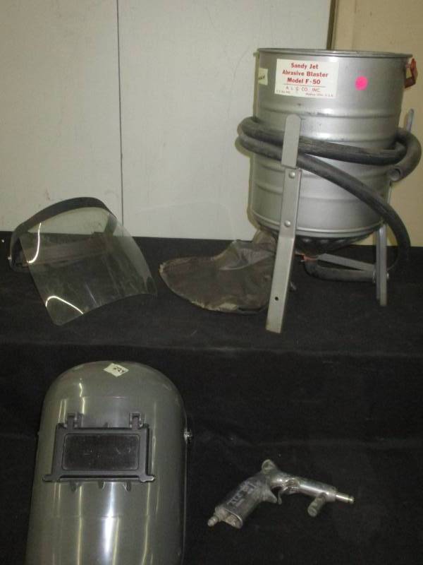 lot 88 image: Sandblaster Model-F-50 and Welding Helmet