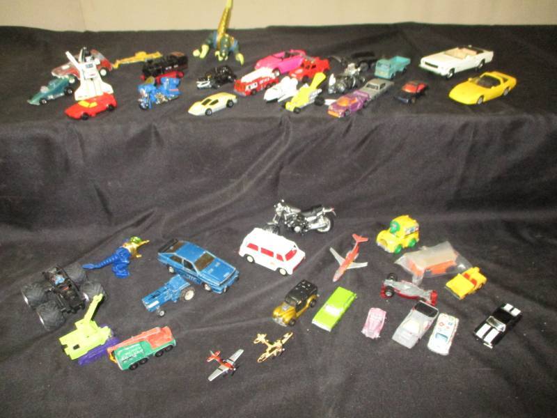 lot 144 image: Collector Cars and toys