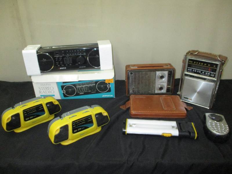 lot 145 image: Radios