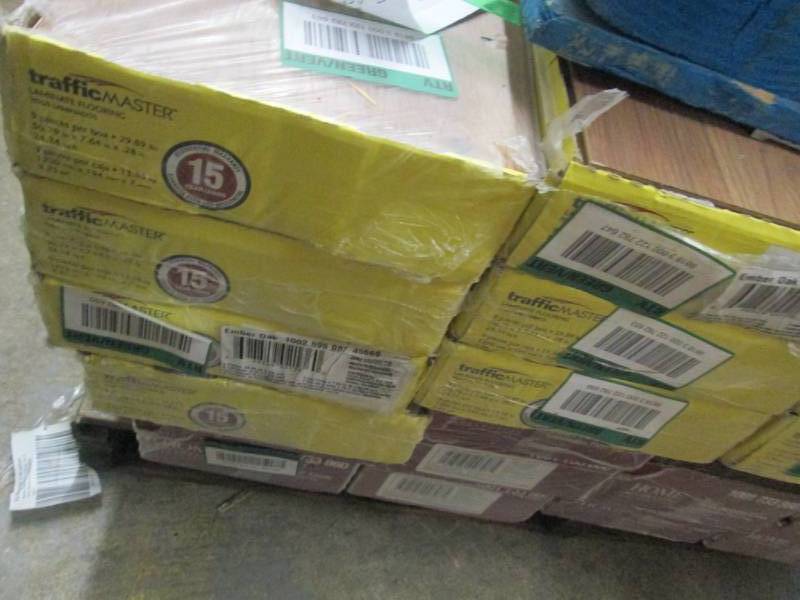 9 Cases TrafficMaster Ember Oak 7 m...