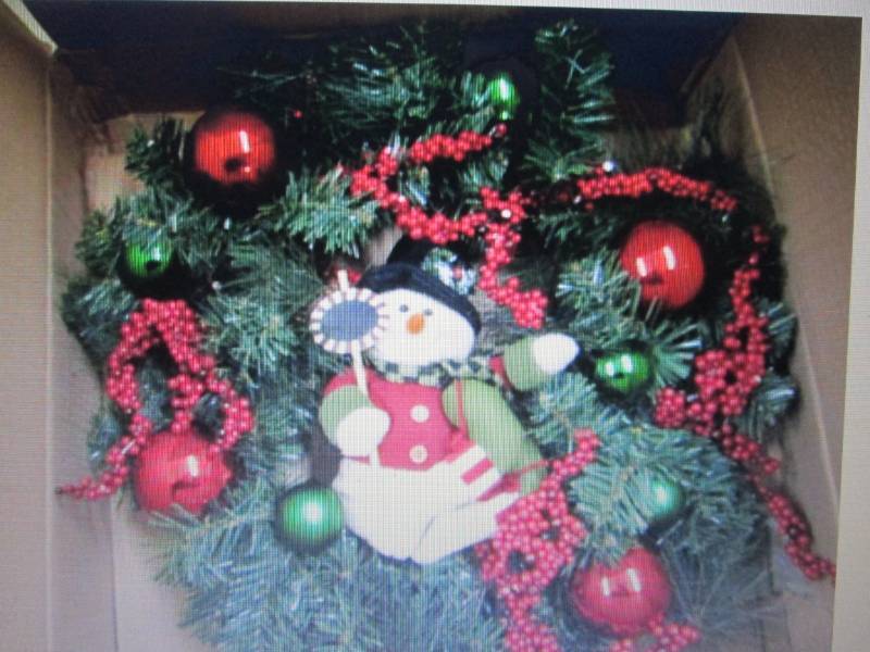 Pallet of Assorted Items Snowman W...
