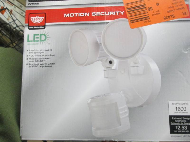 Defiant 180° White Motion Activate...