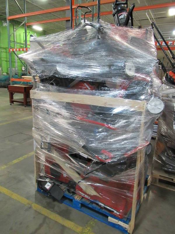 lot 312 image: UNCHECKEDUNTESTED WHOLESALE PALLET OF SNOWBLOWERS - TORO, HONDA and MORE