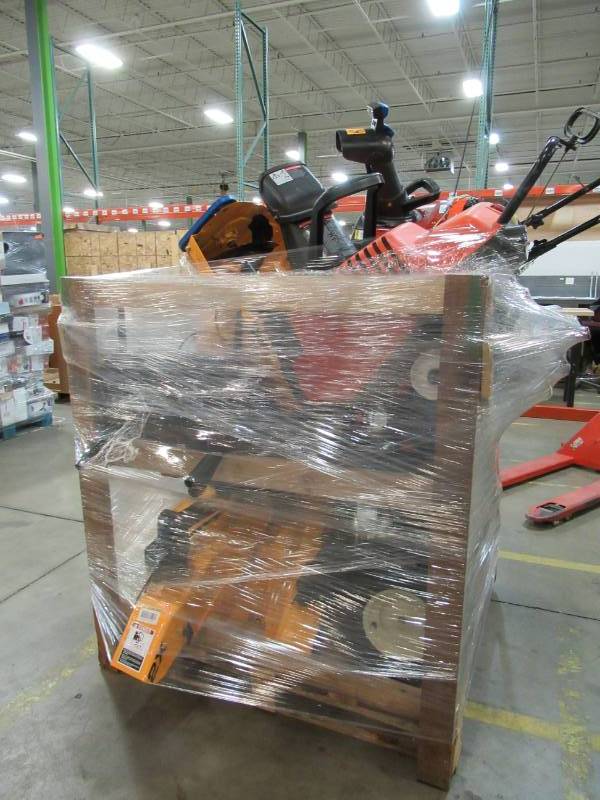 lot 323 image: UNCHECKEDUNTESTED WHOLESALE PALLET OF SNOWBLOWERS - CUB CADET, TROY BILT, ARIENS and MORE