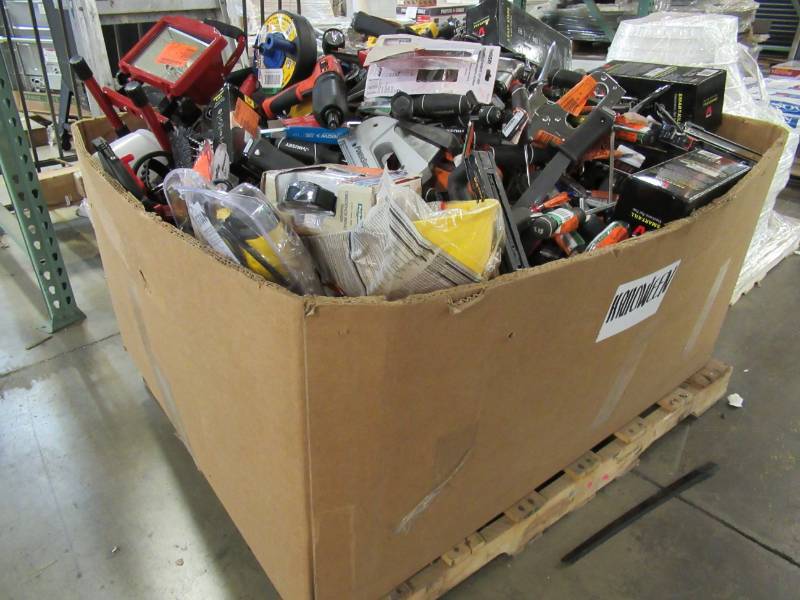 lot 15 image: UNCHECKEDUNTESTED WHOLESALE PALLET OF HAND AND POWER TOOLS
