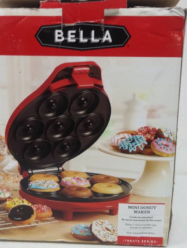 lot 98 image: Bella Mini Donut Maker, as-new in box