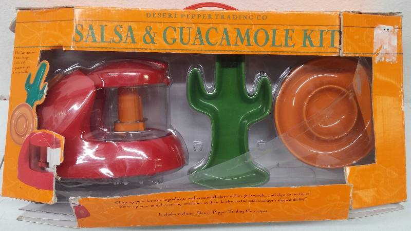 lot 120 image: Salsa and Guacamole Kit, as-new in box