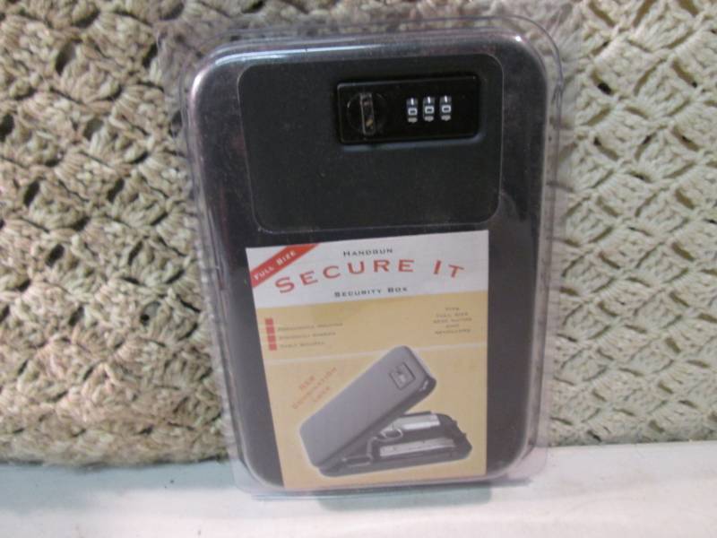 lot 13 image: Full Size Handgun Secure It Metal S...