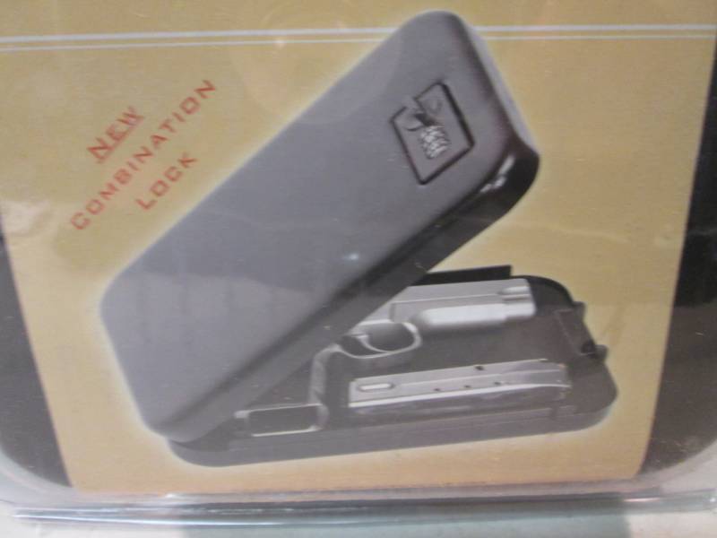 lot 14 image: Full Size Handgun Secure It Metal S...