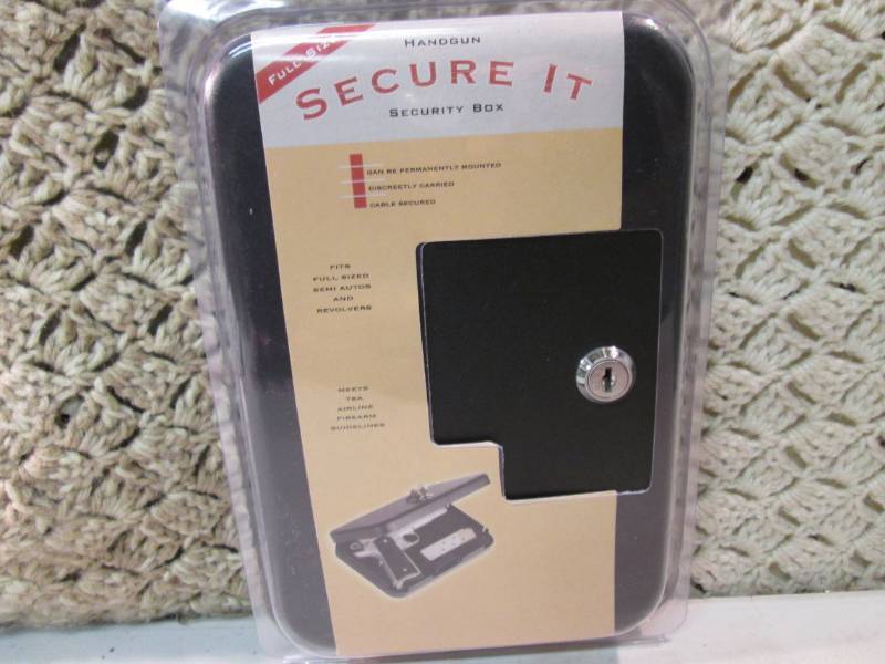 lot 15 image: Full Size Handgun Secure It Metal S...
