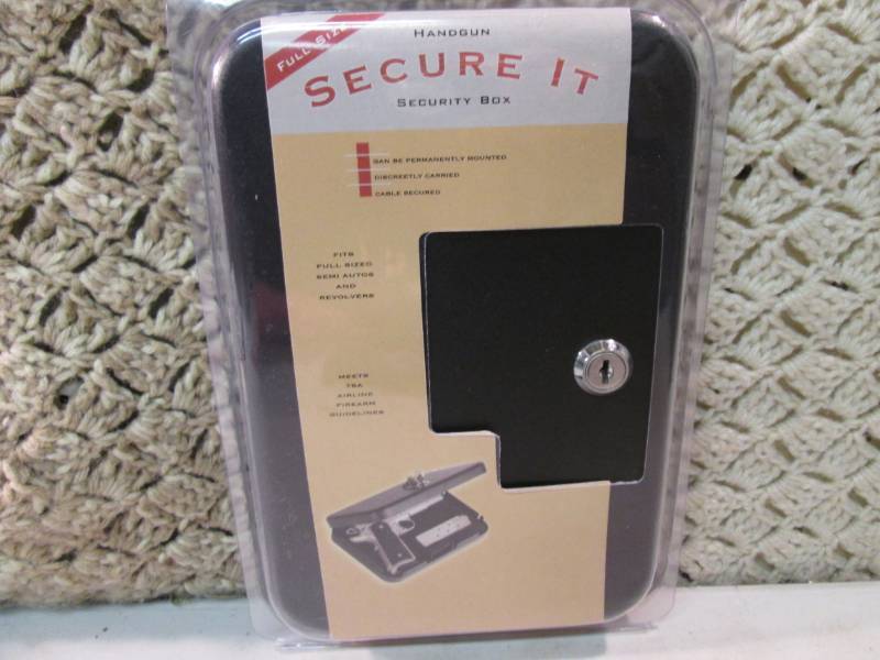 lot 17 image: Full Size Handgun Secure It Metal S...