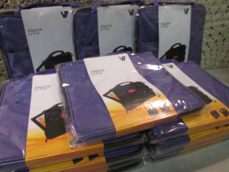 lot 44 image: Lot of 12 Attache for All iPads Pur...