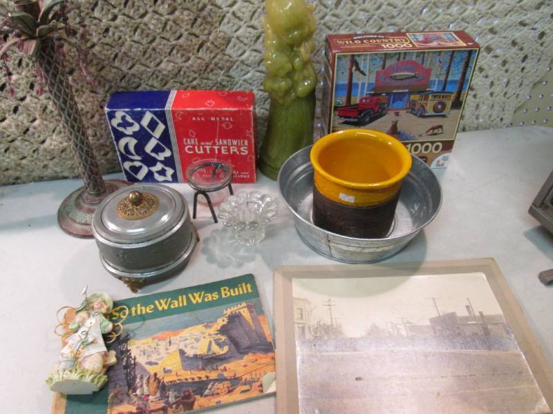lot 73 image: Lot of Misc Decor and Collectibles ...