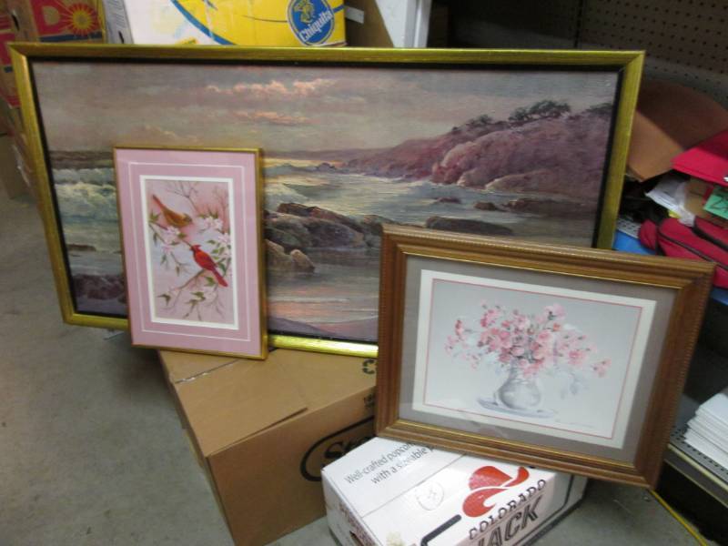 lot 82 image: Lot of 3 Misc Wall Decor Largest 26...