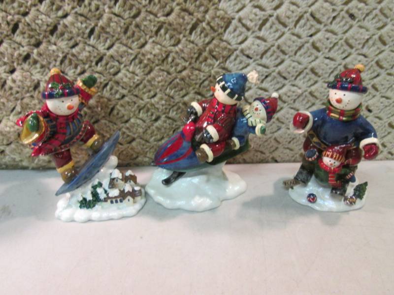 lot 87 image: Lot of 3 Snowman Figures with Bobbl...