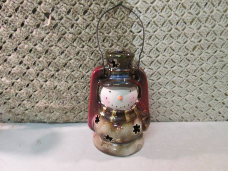 lot 88 image: Snowman Lantern 10 tall (not inclu...