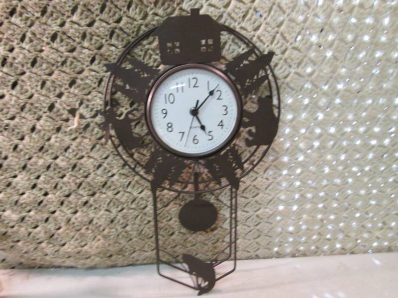lot 92 image: Metal Wildlife Wall Clock 10.5 x 1...