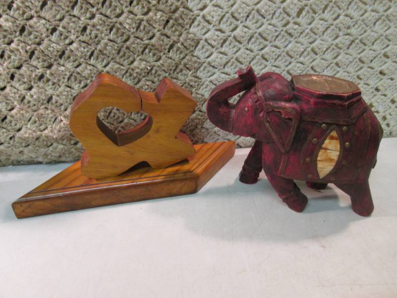 lot 98 image: Wood Decor  BS...