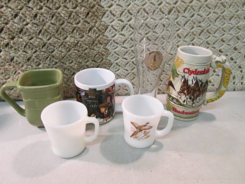 lot 101 image: Budweiser Stein Corona Extra Class ...