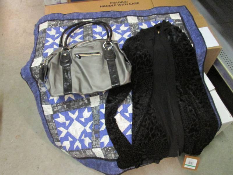 lot 104 image: Ladies Top New with tag retail $89....