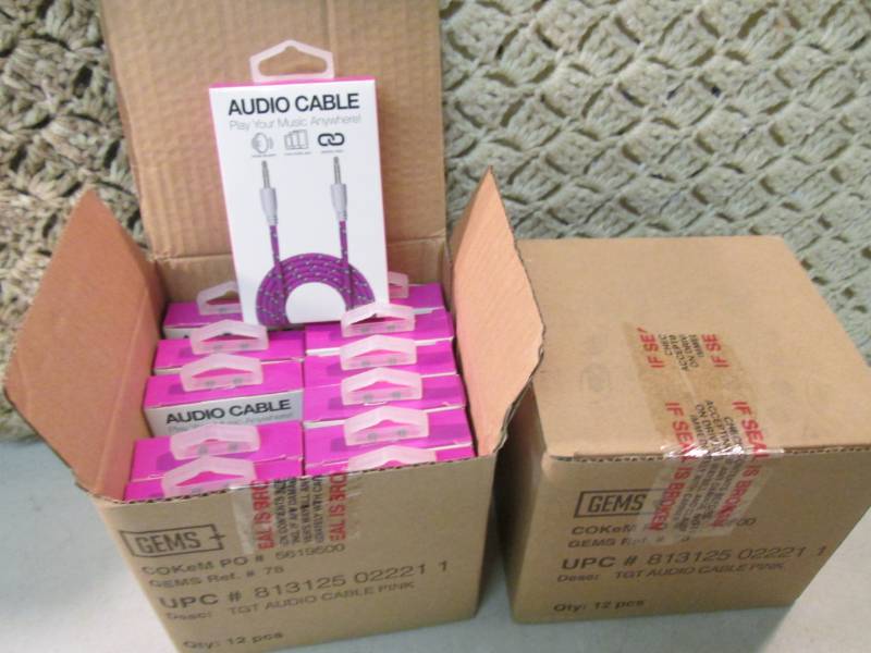 lot 152 image: Lot of 24 Audio Cables 36 Long Dur...