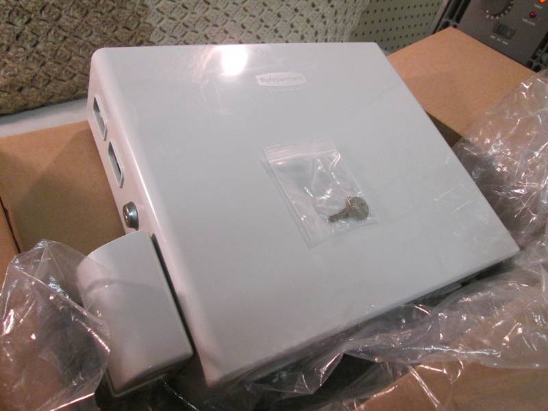 lot 158 image: Rubbermaid Healthcare Mountable Loc...