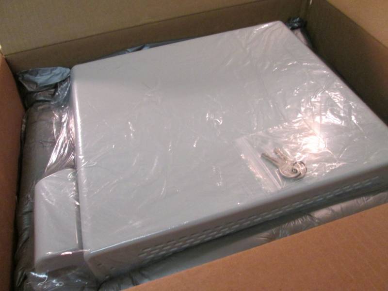 lot 159 image: Rubbermaid Healthcare Mountable Loc...