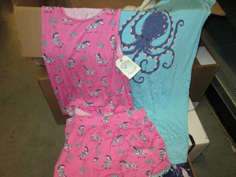 lot 198 image: Box Full of Misc Clothing Etc, Most...