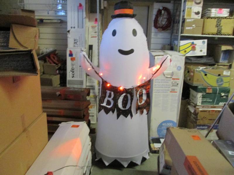 lot 204 image: 6 foot Inflatable Ghost with Lights...