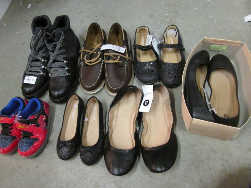 lot 220 image: Lot of Misc Shoes Most new with tag...
