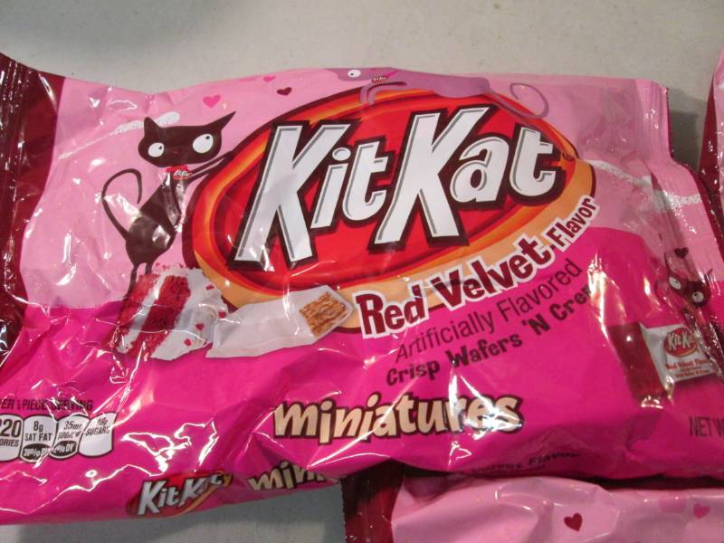 lot 263 image: 3 Bags of Kit Kat Red Velvet Miniat...