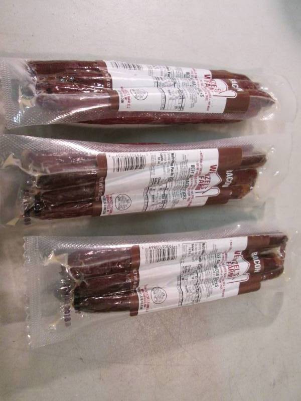 lot 266 image: 3 Packs of Wenzels Farm Beef and Ba...