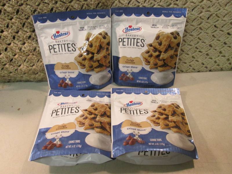 lot 280 image: 4 Bags of Hostess Fudge Blondie Coo...