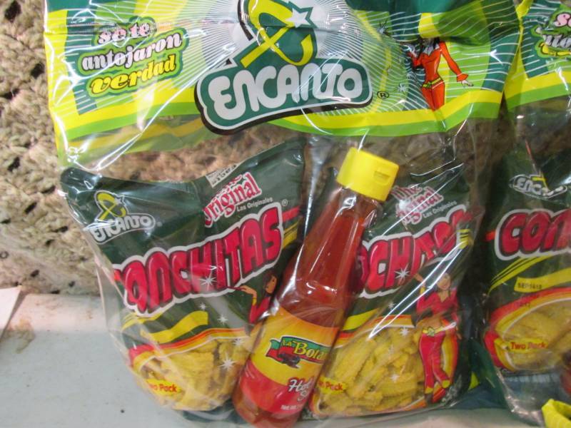 lot 303 image: 5 Packs of Corn Chips with Bottle o...