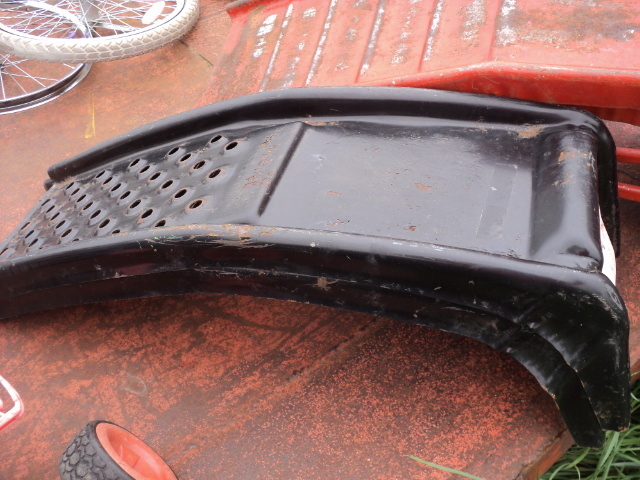 2 sets of metal ramps...