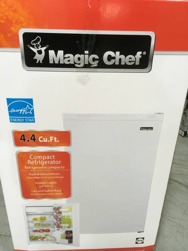 Magic Chef 4.4 cu. ft. Mini Refrigerator in White  open box in like new condition