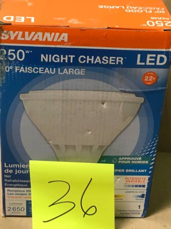 26-Watt (250-Watt Equivalent) Daylight Reflector PAR38 LED Night Chaser Flood Light Bulb not used