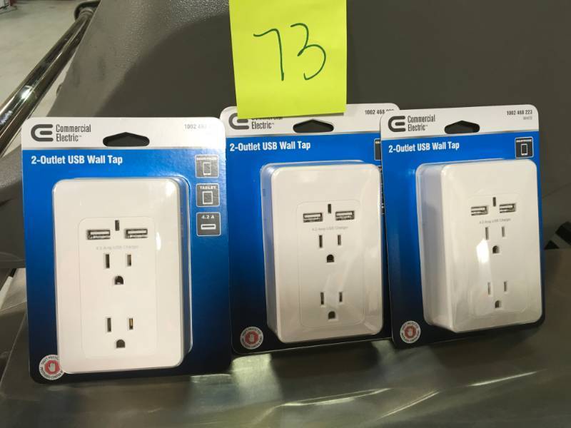 Commercial Electric 4.2 Amp 2-Outlet 2-USB Wall Tap Power Station, White QTY 3 not used