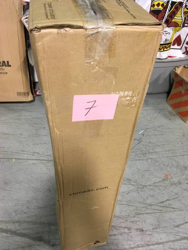 Vornado 41 in. Full-Size Whole Room V-Flow Tower Circulator open box in like new condition