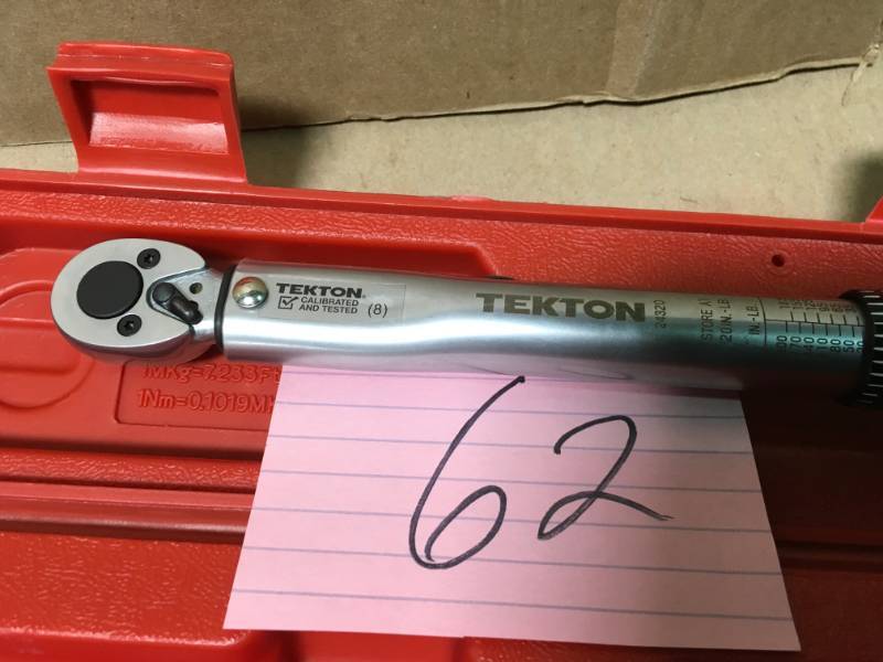 TEKTON 14 in. Drive Click Torque Wrench (20-200 ft.-lb.) in good condition