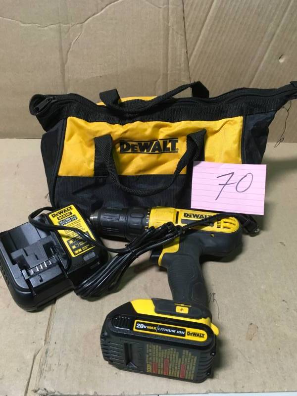 DEWALT 20-Volt MAX Lithium-Ion Cordless 12 in. DrillDriver (1) 20-Volt Battery 1.3Ah, Charger and Tool Bag USED in good condition