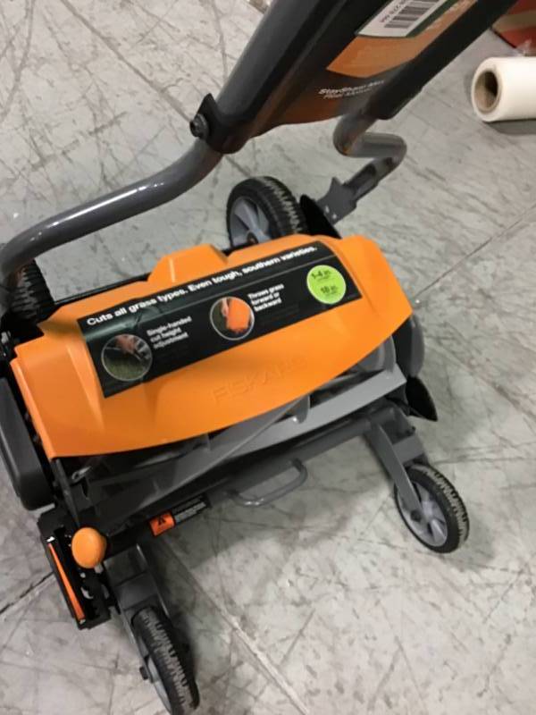 lot 4 image: Fiskars StaySharp Max Reel Mower in good condition