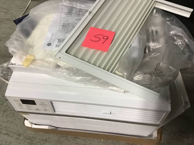 lot 59 image: GE ENERGY STAR 115 Volt Electronic Room Air Conditioner AEC08LX open box in like new condition