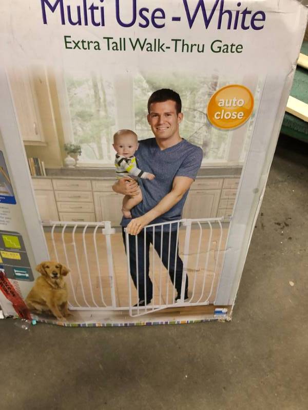 lot 92 image: Summer Infant Sure and Secure 36 in. Extra-Tall Walk-Thru Gate open box in like new condition