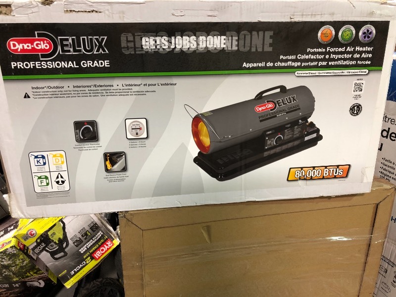 lot 105 image: Dyna-Glo Delux  80K BTU Forced Air Kerosene Portable Heater IN WORKING CONDITIONS MISSING HANDLE