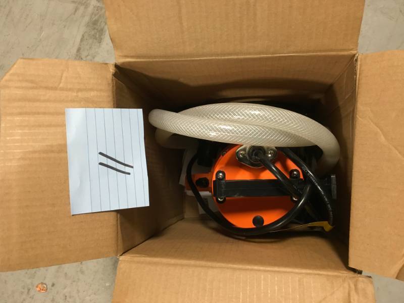 lot 11 image: Everbilt 14 HP 2-in-1 Utility Pump in good condition