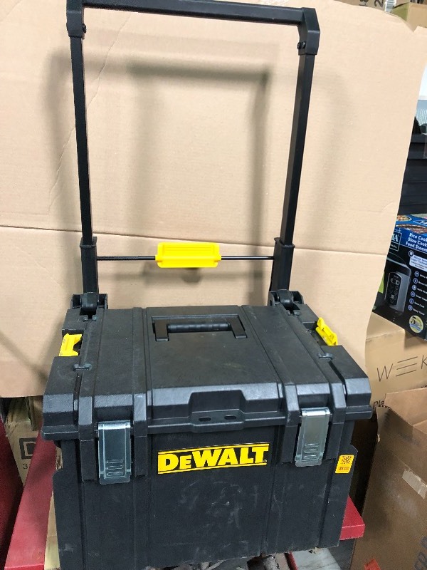 lot 109 image: DEWALT  20-Volt MAX Lithium-Ion Cordless Combo Kit (8-Tool) w(2) 2Ah and (1) 4Ah 20-Volt MAX Batteries and ToughSystem Box  in good conditions